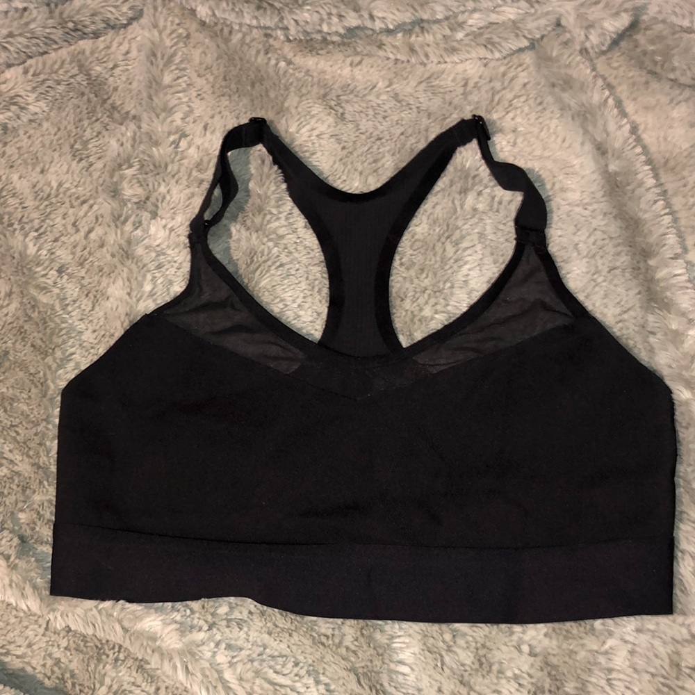 VS Black Sports Bra